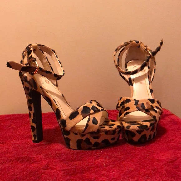 Gorgeous leopard stilettos! - Picture 4 of 4